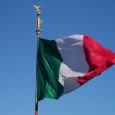 Cittadino ricordi d’essere sovrano; che l’autorità, detta Stato, è astratta e non si incarna in nessuno e sappia che la  Costituzione, guida di iter virtuoso e garanzia di giuste aspirazioni, offesa a tutte le ore, chiede intervento immediato, secondo le norme da essa stessa previste, di tutti