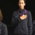 LONDRA 2012: PODIO AZZURRO NELLA SCHERMA, L’ORO VA A ELISA DI FRANCISCA L'atleta ha battuto Arianna Errigo. Solo terza Valentina Vezzali. Cinque le medaglie della prima giornata olimpica, oggi ci provano Federica Pellegrini e il duo Cagnotto-Dallapè nel sincro da 3 metri