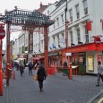 Soho è il quartiere più movimentato di Londra, sinonimo di divertimento, locali e vita notturna. Qui ha sede il quartiere cinese con i suoi ristoranti, dove ogni anno si celebra un coloratissimo capodanno