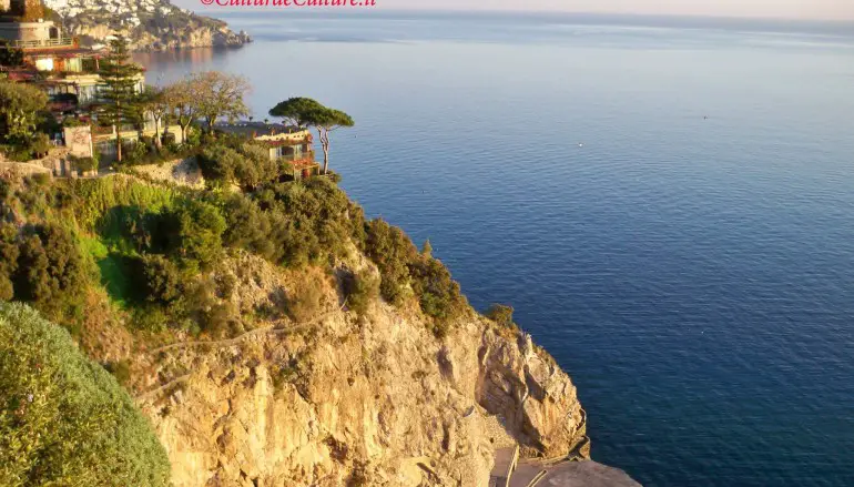 Viaggi del 25 aprile, il mare la meta degli italiani