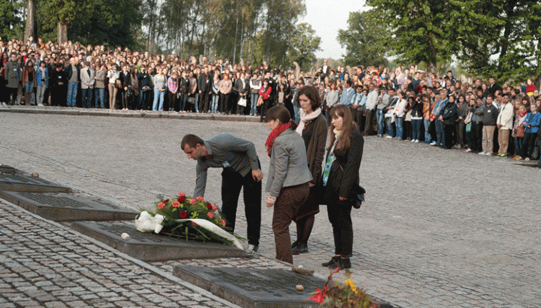 NO AL RAZZISMO: I GIOVANI EUROPEI IN MARCIA AD AUSCHWITZ