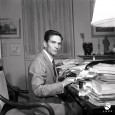 L'Ente, che ha documentato la storia del nostro Paese, mette in vendita su un portale 12mila scatti...