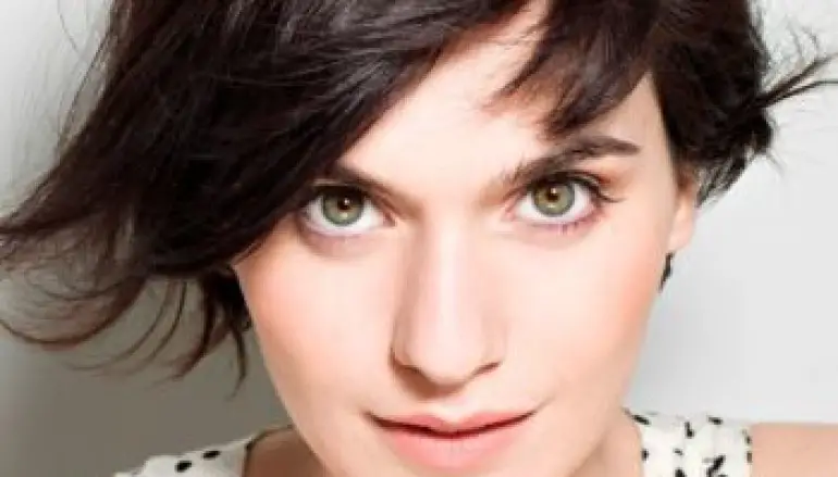 Erica Mou: grinta, talento e dolcezza con un viso d’angelo