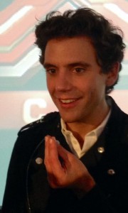 Mika durante la conferenza stampa