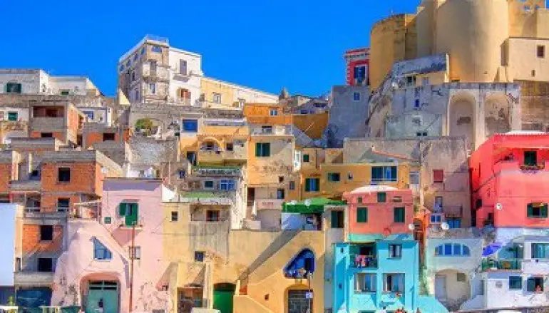 Procida, viaggio sull’Isola delle meraviglie