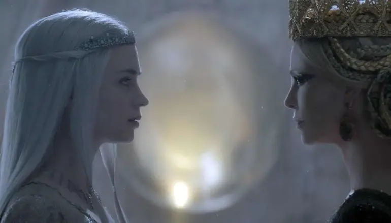 Il cacciatore e la regina di ghiaccio: trailer, recensione, trama