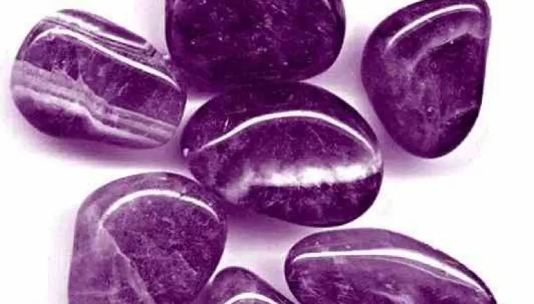 Cristalloterapia: l’Ametista e il sesto Chakra