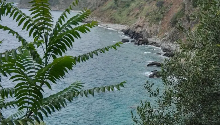 Rovaglioso tra mito e bellezze naturali lungo la Costa Viola