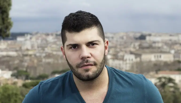 Salvatore Esposito da Gomorra a Zeta, l’intervista