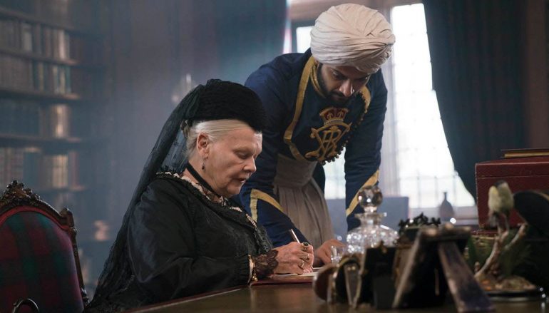 Vittoria e Abdul è al cinema: recensione e trama