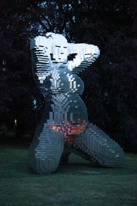 David Černý In Utero, 2000, stainless steel, 1 x 2 x 6 m © St. Moritz Art Masters 2013