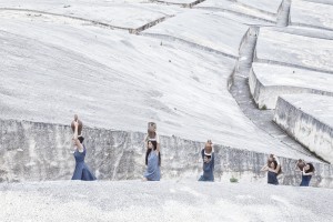 Marzia Migliora per la Nona Giornata del Contemporaneo, Aqua Micans, 2013 / Realizzata al Grande Cretto di Alberto Burri, Gibellina / Ph. Turiana Ferrara