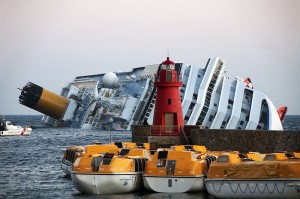 Un'immagine della Concordia prima del raddrizzamento