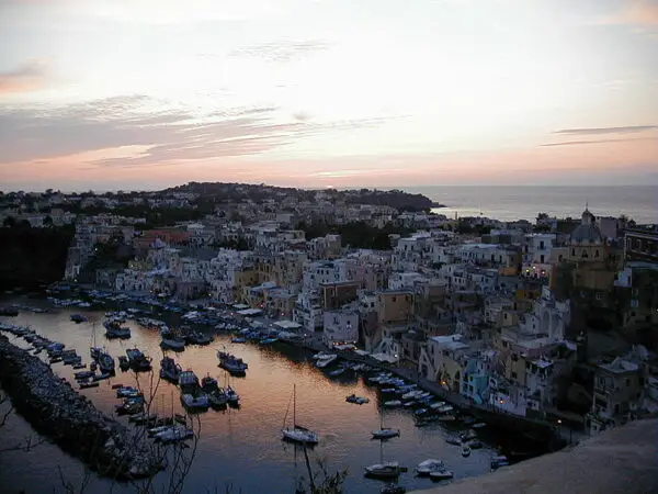 procida-viaggio-isola