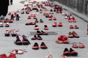 “Zapatos Rojos”  è una manifestazione internazionale contro la violenza sulle donne