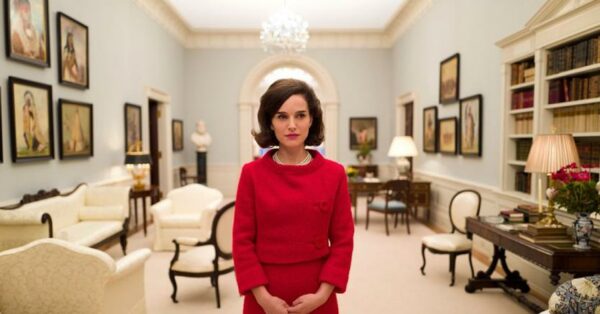 Natalie Portman nei panni di Jackie Kennedy nel film diretto da Pablo Larrain