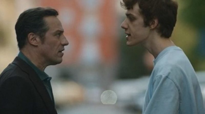 Nella foto una scena della serie tv Vostro onore