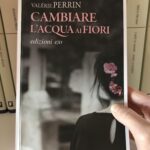 Cambiare l'acqua ai fiori